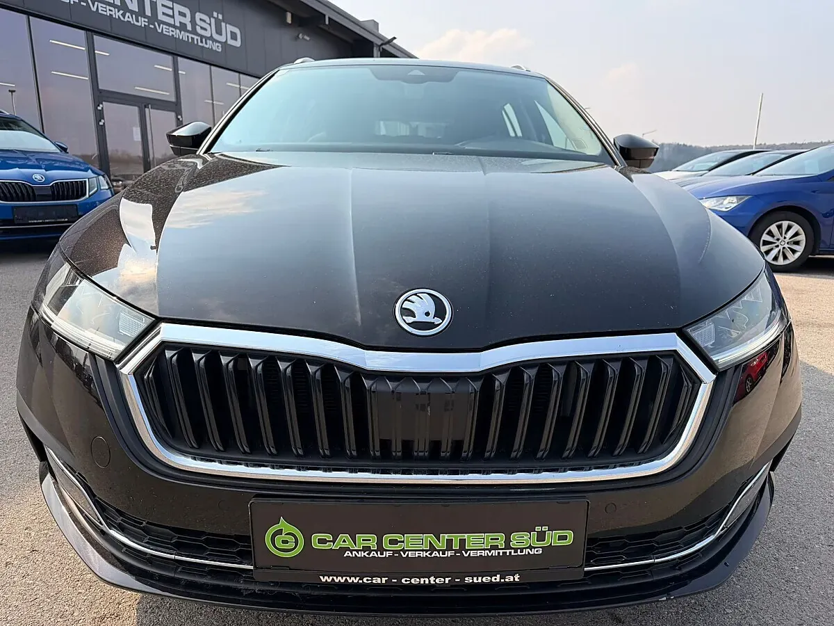 Skoda Octavia 2021 photo 2
