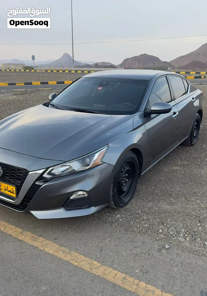Nissan Altima 2021 photo 2