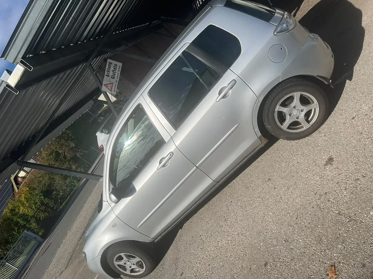 Mazda Mazda2 2007 photo 3