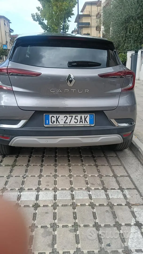 Renault Captur 2022 photo 2