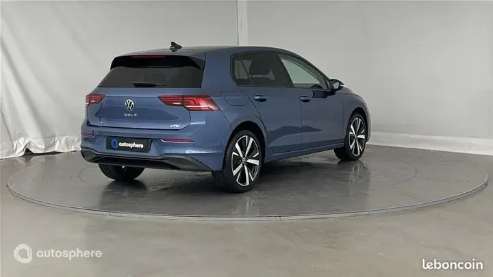 Volkswagen Golf 2025 photo 5