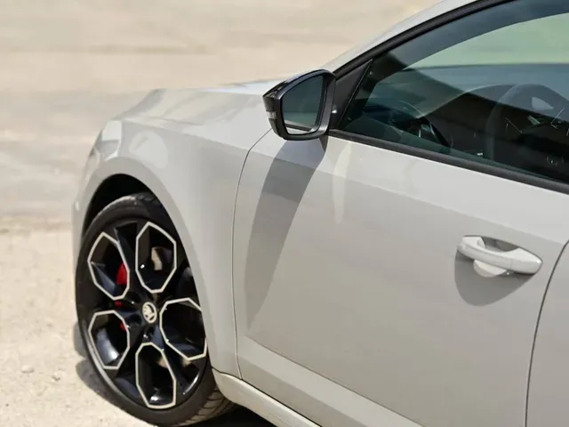 Skoda Octavia Combi 2018 photo 4