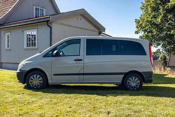 Mercedes-Benz Vito 113 2012 photo 2