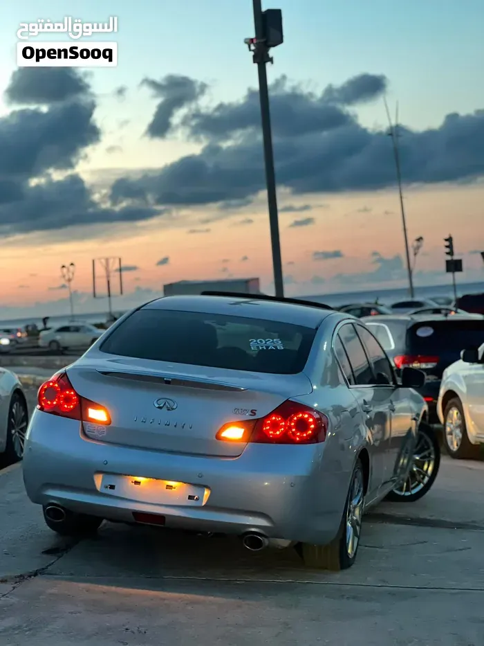 Infiniti G37 2009 photo 3