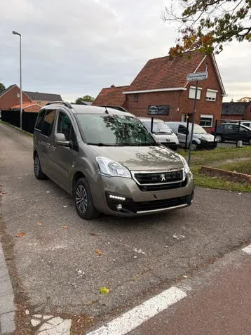 Peugeot Partner Tepee 2017 photo 2