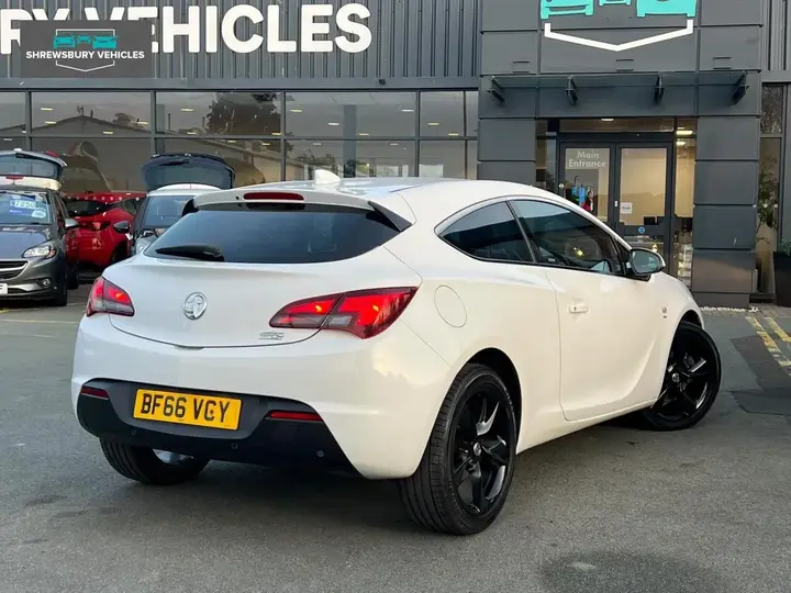 Vauxhall Astra Gtc 2016 photo 2