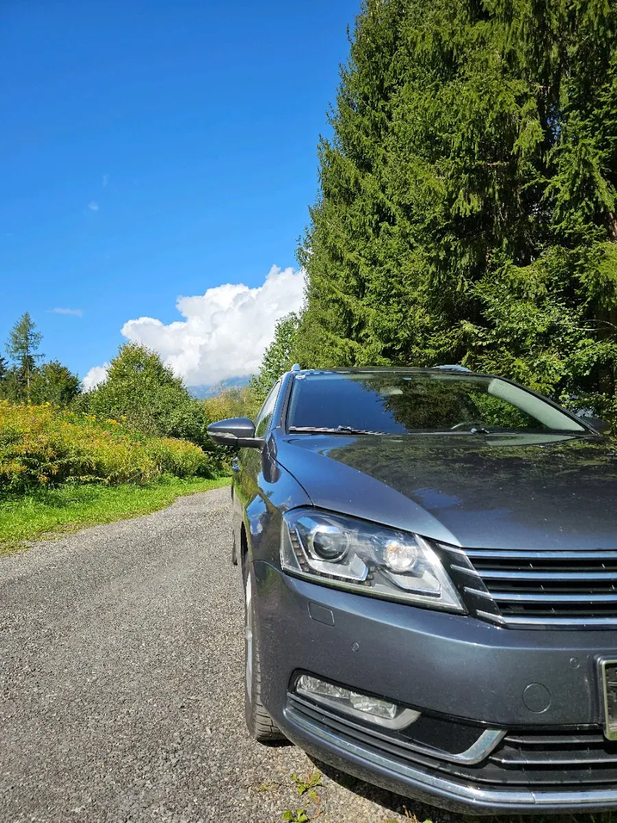 Volkswagen Passat 2012 photo 2