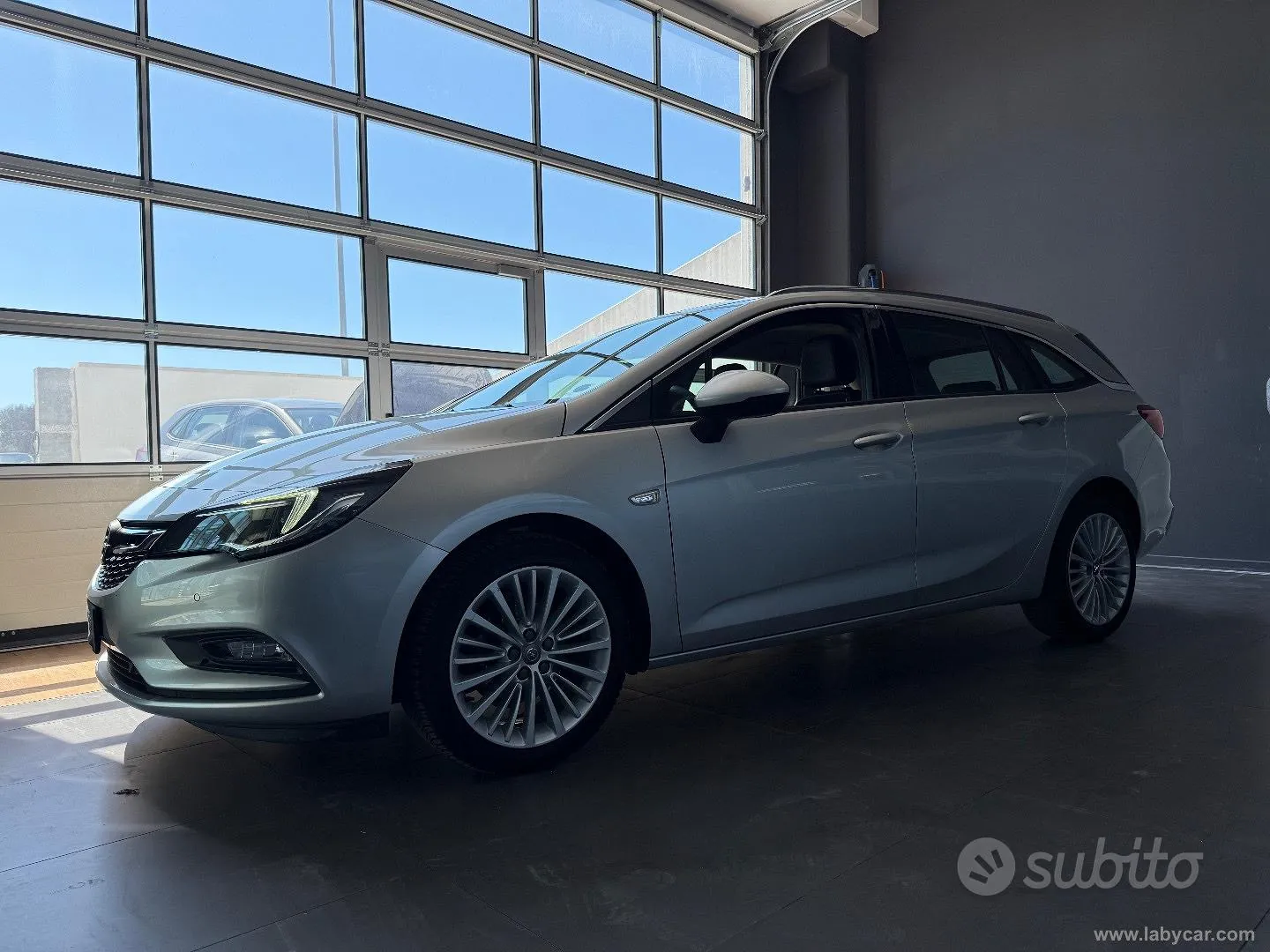 Opel Astra 2018 photo 2
