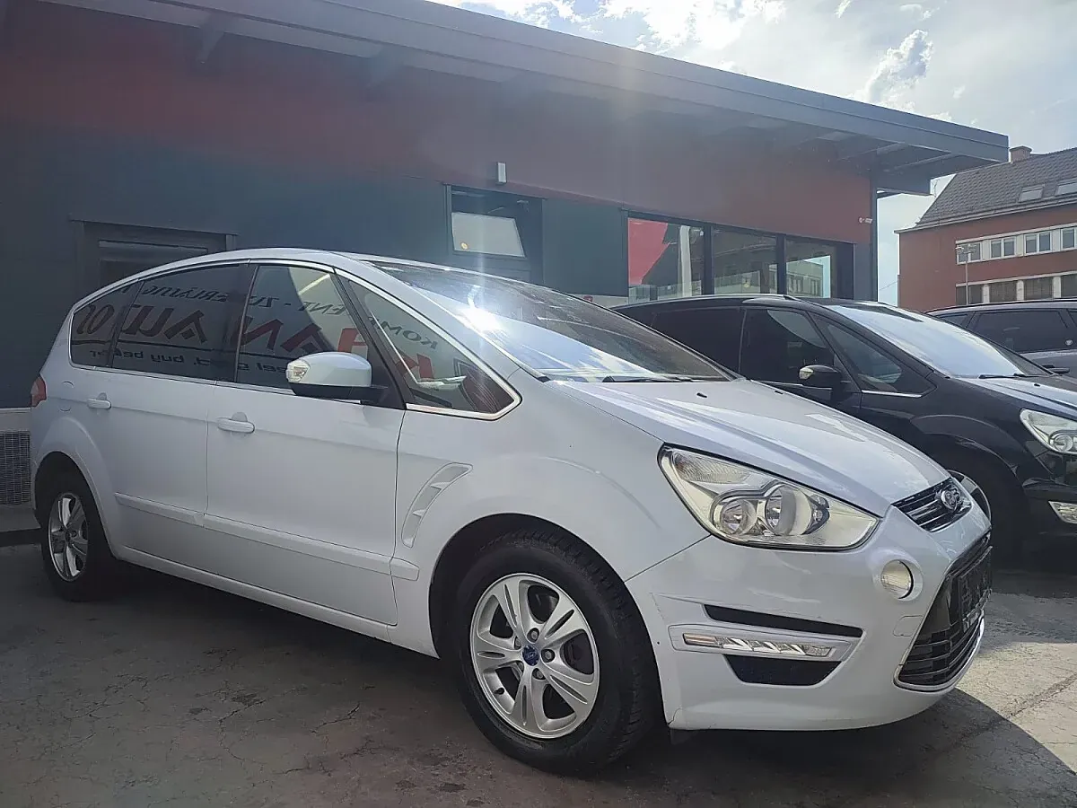 Ford S-Max 2012 photo 3