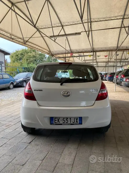 Hyundai I20 2011 photo 4