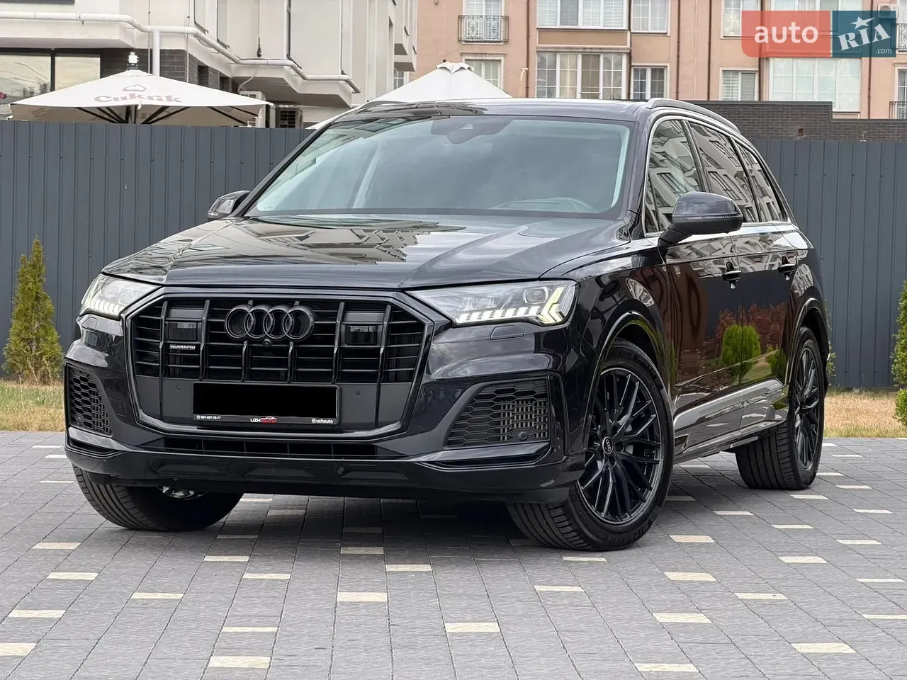 Audi Q7 2019 photo 2