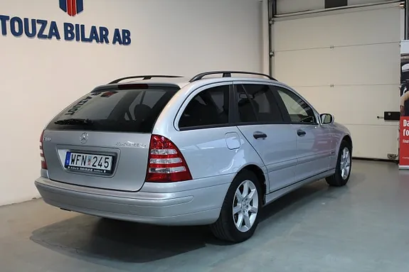 Mercedes-Benz C180 2005 photo 2