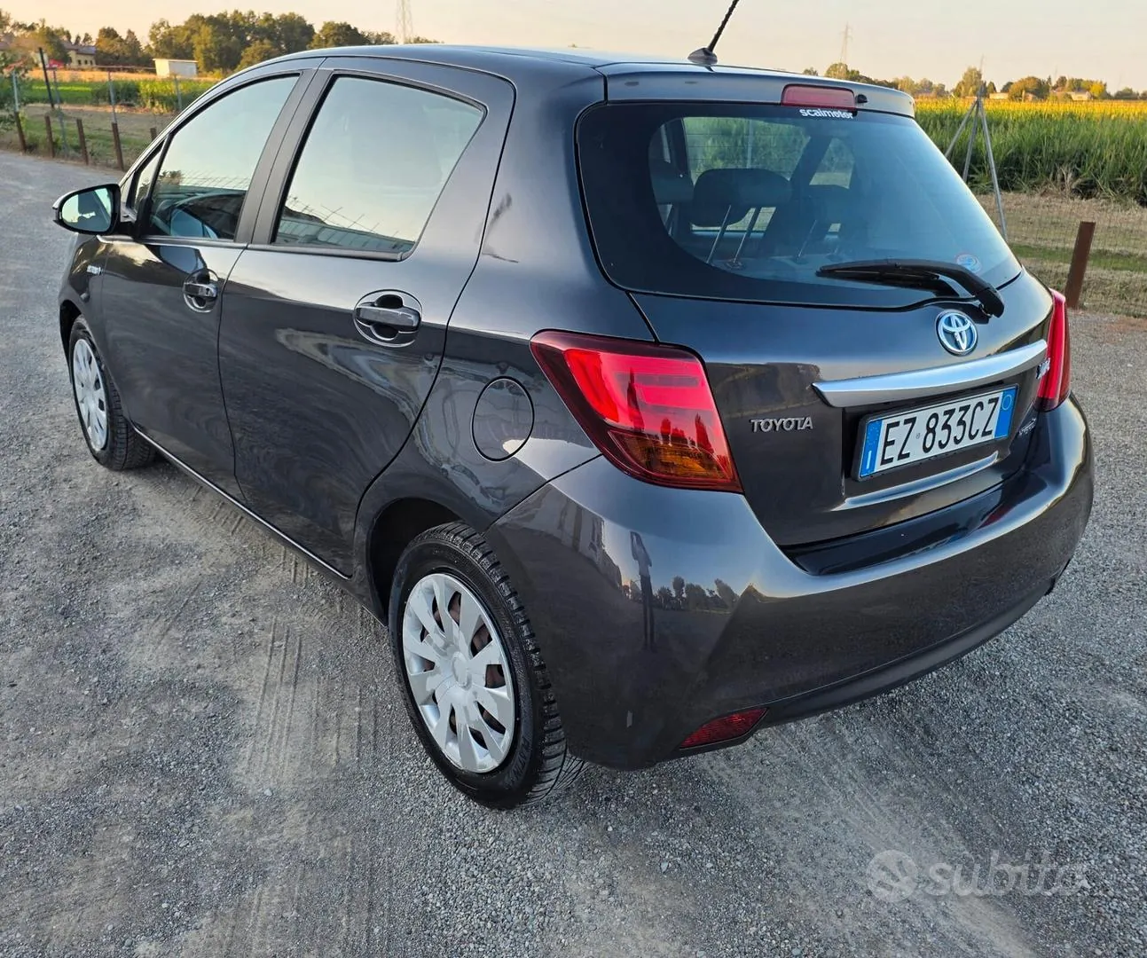 Toyota Yaris 2015 photo 5