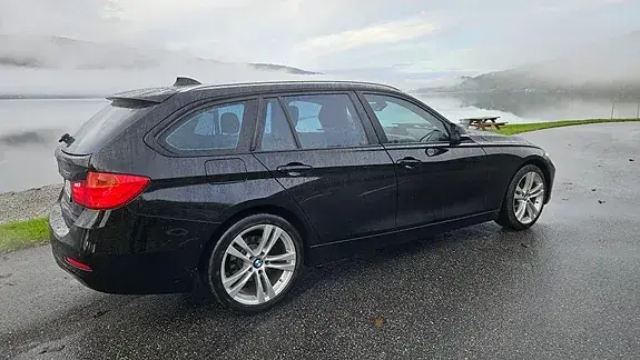 BMW 320I 2014 photo 3
