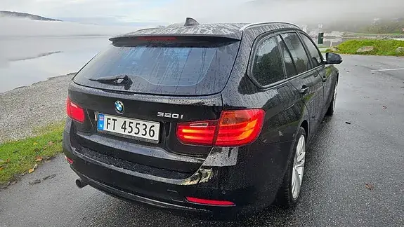 BMW 320I 2014 photo 4