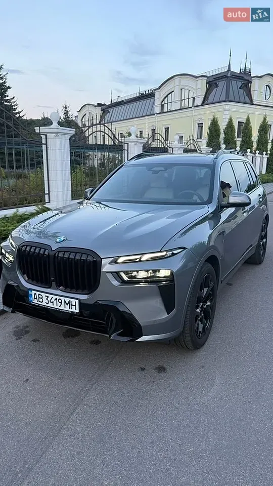 BMW X7 2025 photo 2