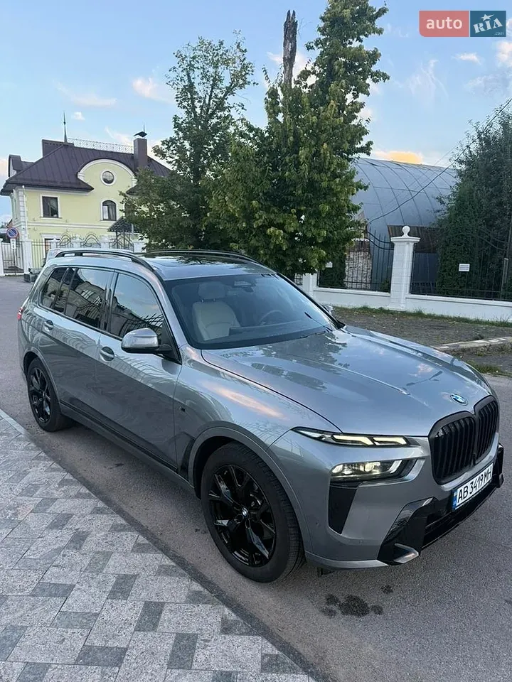 BMW X7 2025 photo 4
