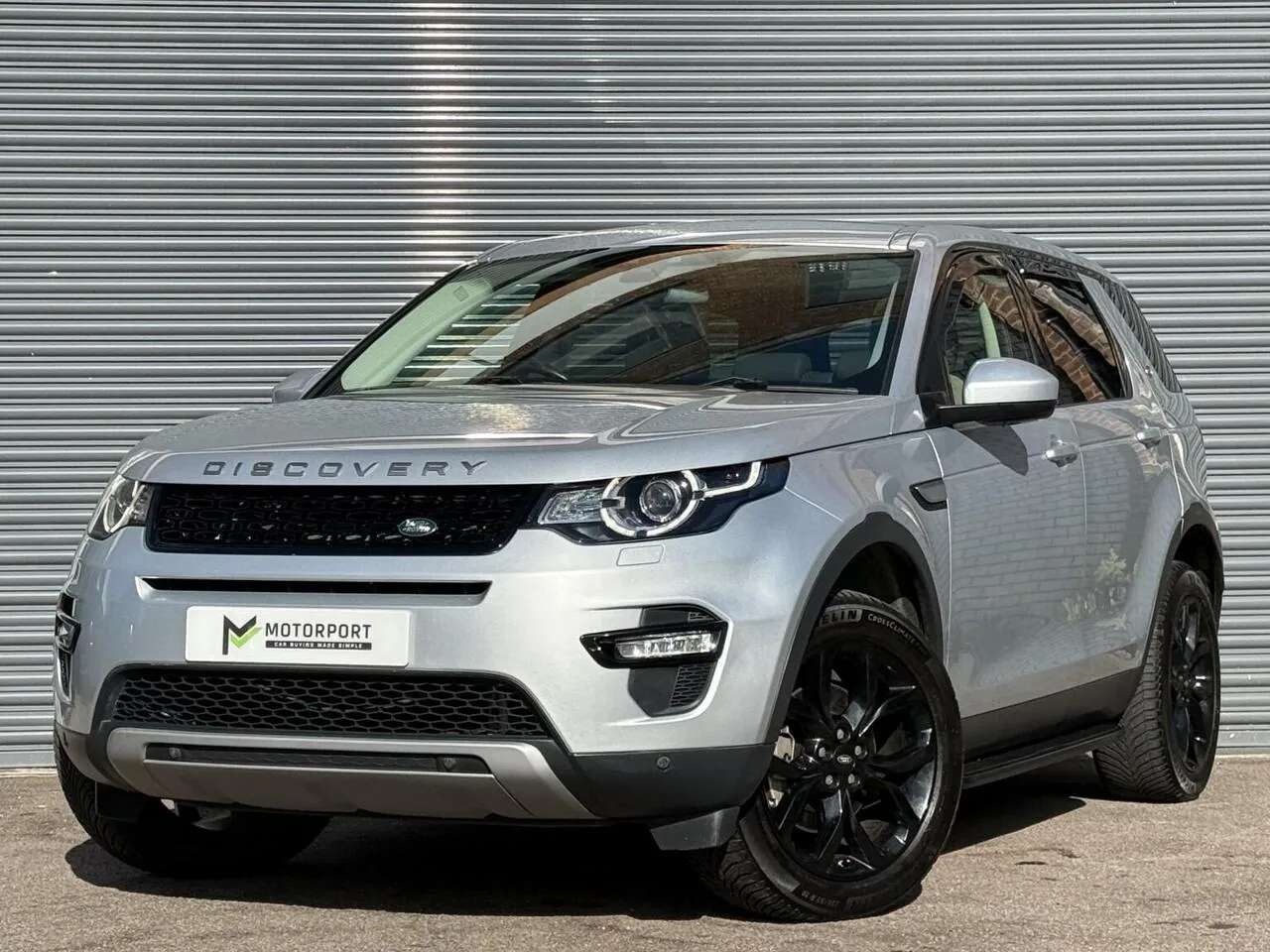 Land Rover Discovery Sport 2018 photo 2