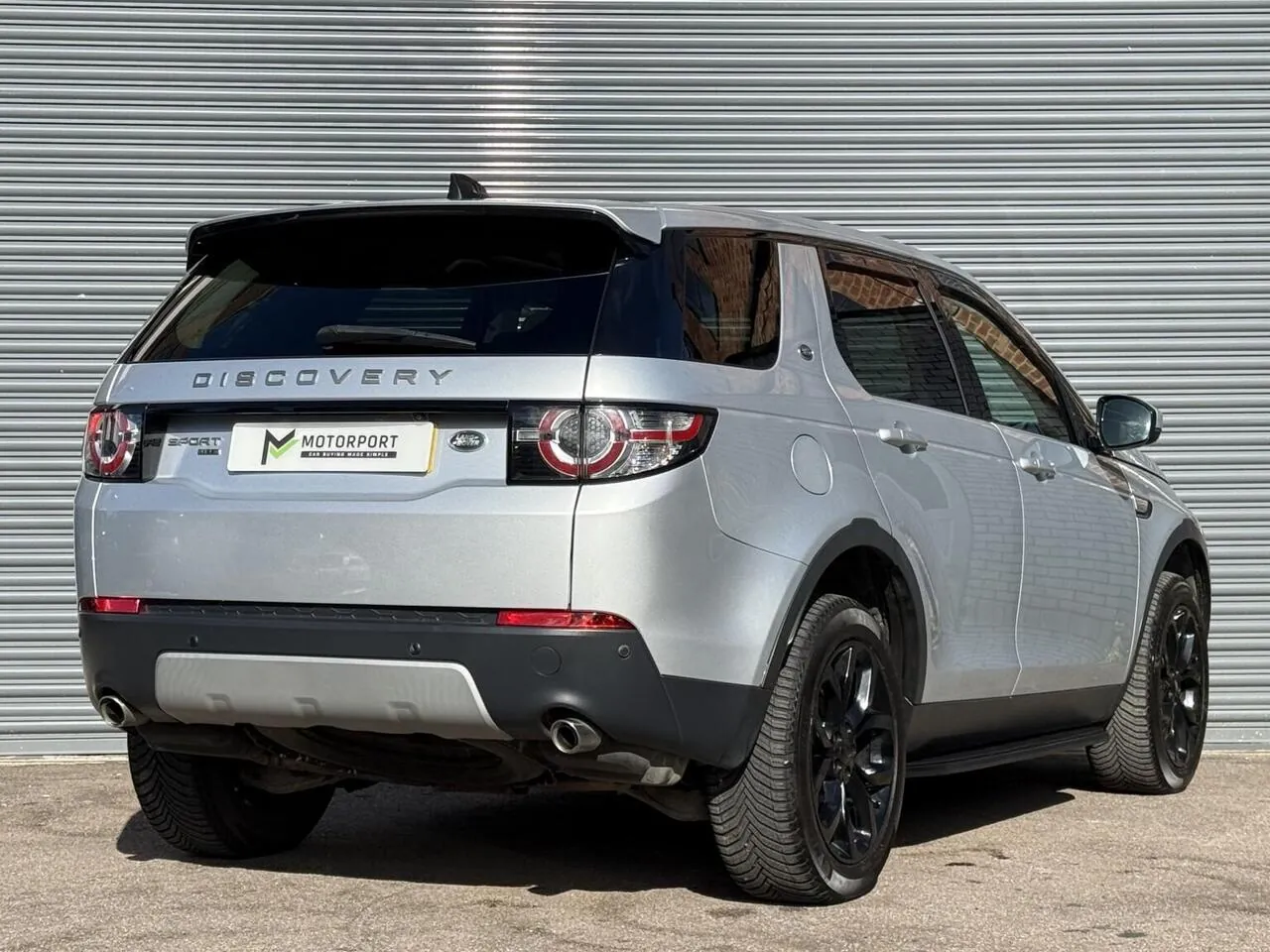 Land Rover Discovery Sport 2018 photo 3