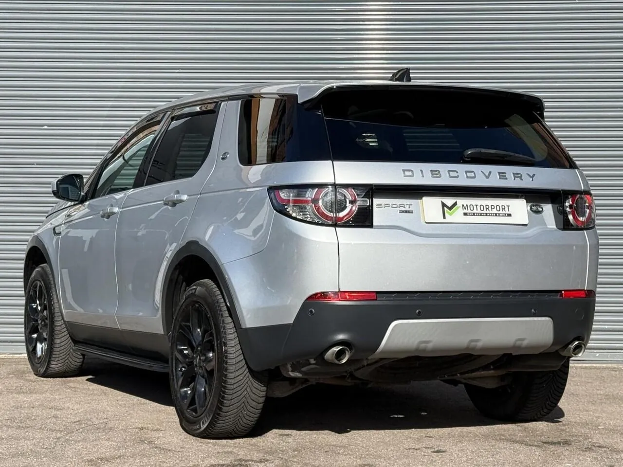 Land Rover Discovery Sport 2018 photo 4