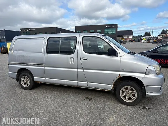 Toyota Hiace 2008 photo 5