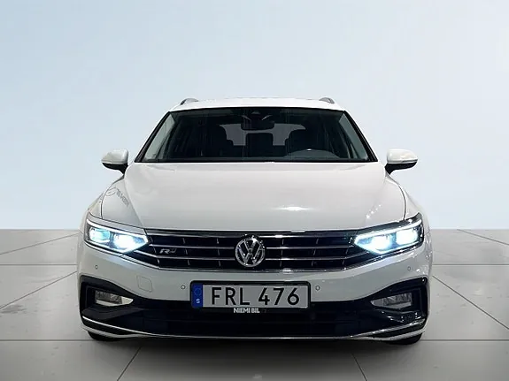 Volkswagen Passat 2020 photo 2