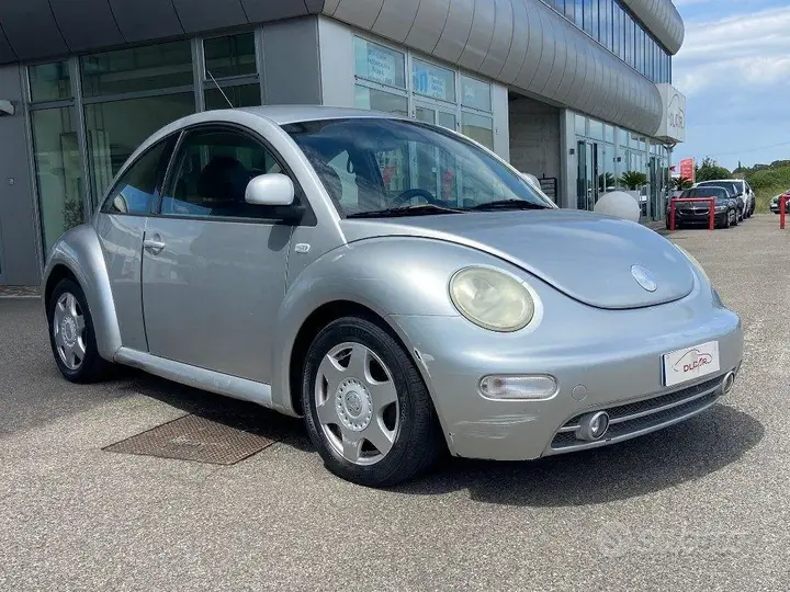 Volkswagen Beetle 2000 photo 2