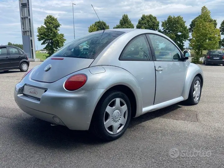 Volkswagen Beetle 2000 photo 5
