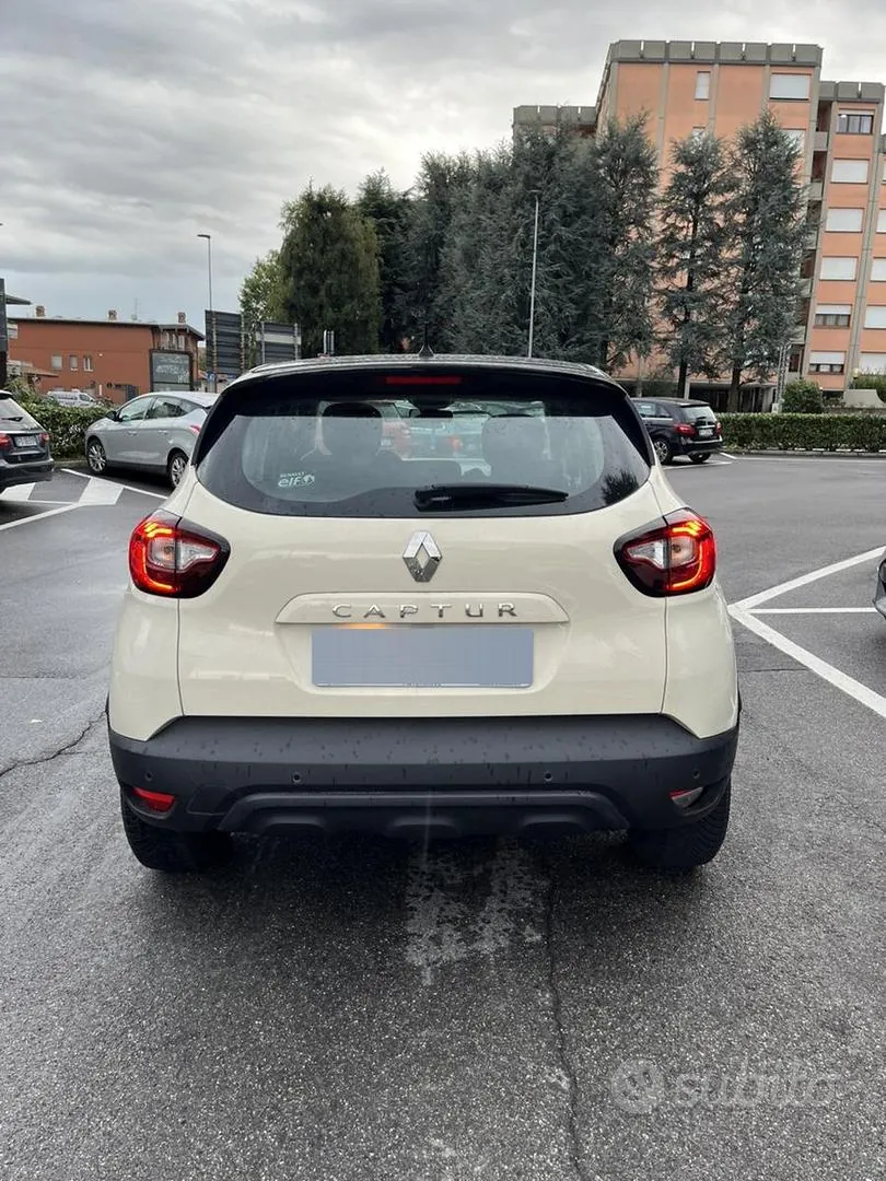 Renault Captur 2017 photo 2