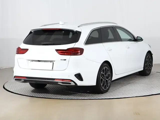 Kia Ceed Sw 2021 photo 4