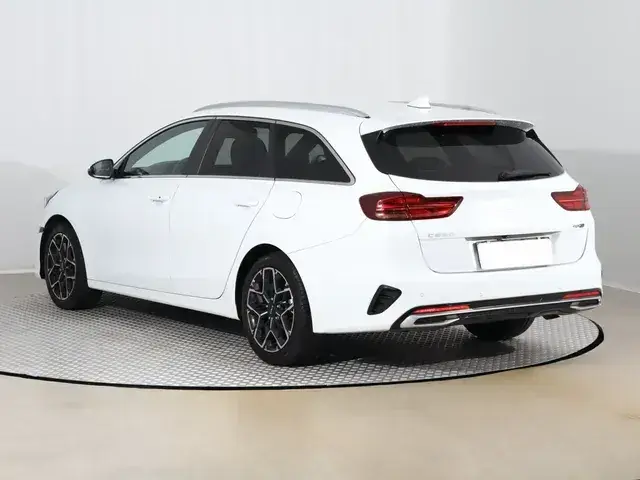 Kia Ceed Sw 2021 photo 3