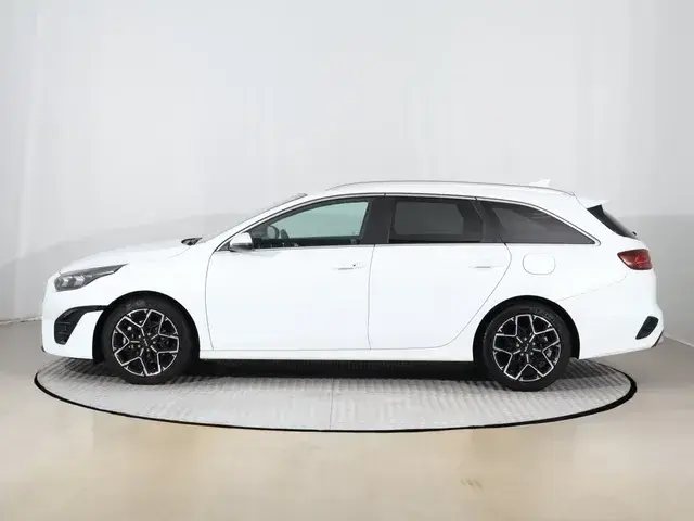 Kia Ceed Sw 2021 photo 2