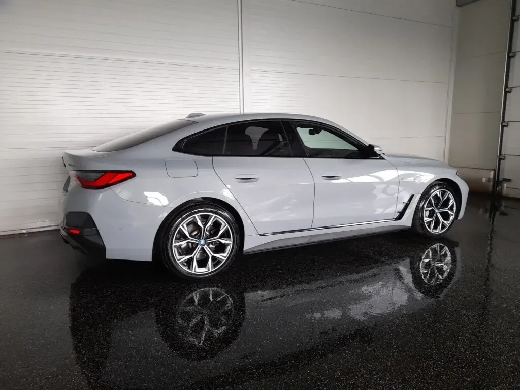 BMW I4 2023 photo 2