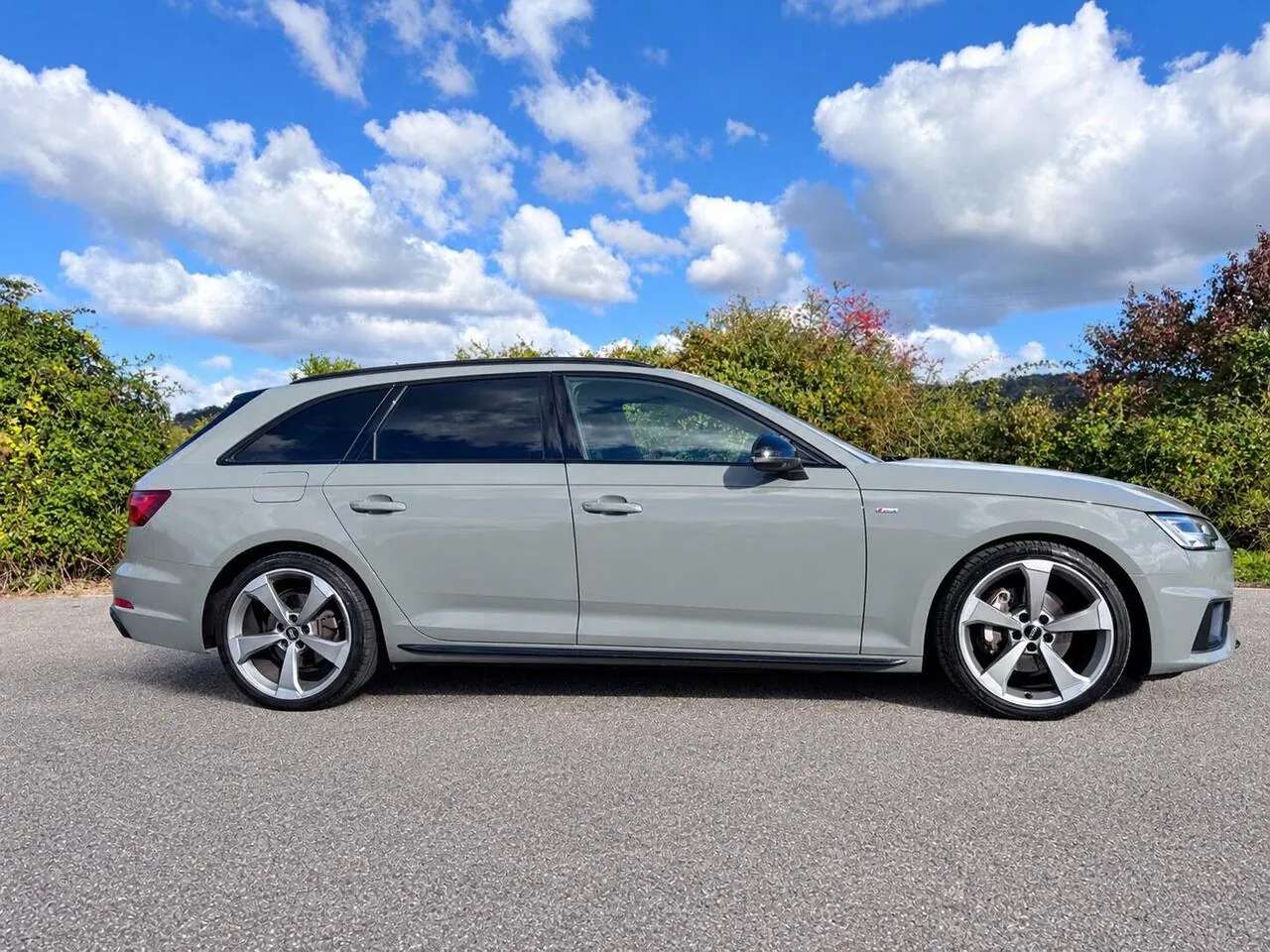 Audi A4 Avant 2019 photo 3