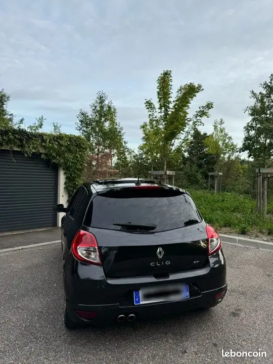 Renault Clio 2010 photo 3