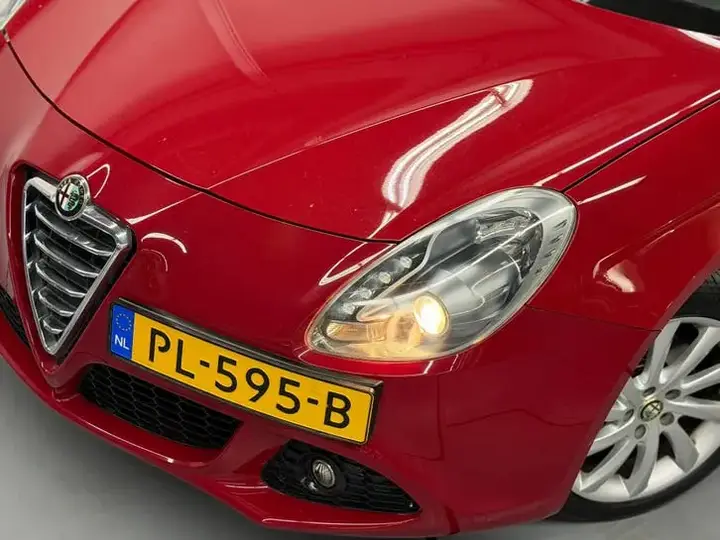 Alfa Romeo Giulietta 2012 photo 3