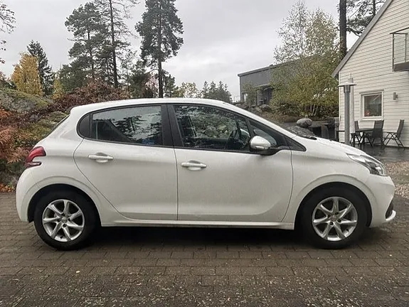 Peugeot 208 2016 photo 4