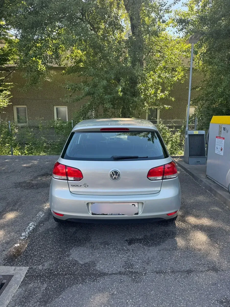 Volkswagen Golf 2010 photo 3