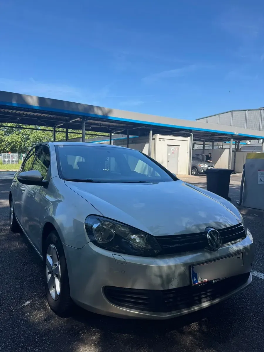 Volkswagen Golf 2010 photo 2