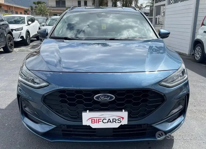 Ford Focus 2023 photo 3