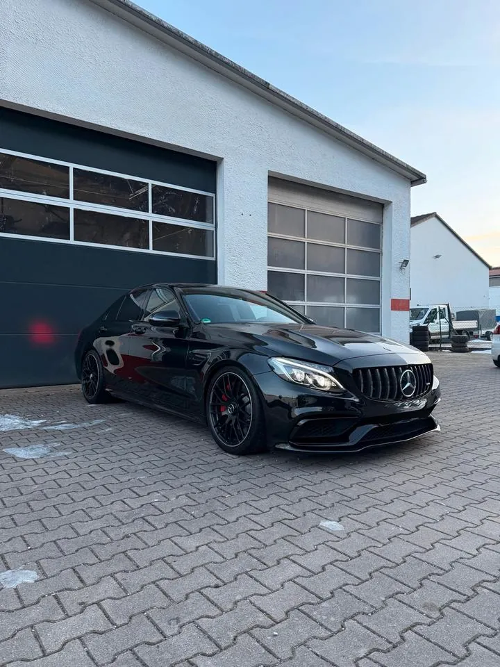 Mercedes-Benz C63S Amg