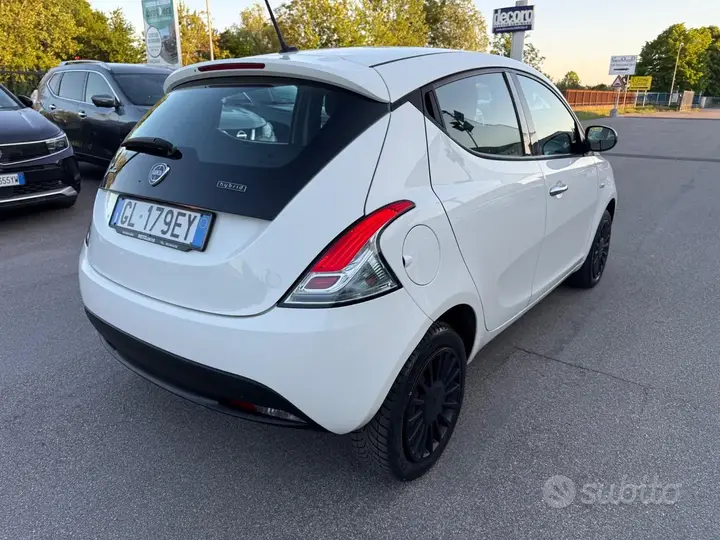Lancia Ypsilon 2022 photo 4