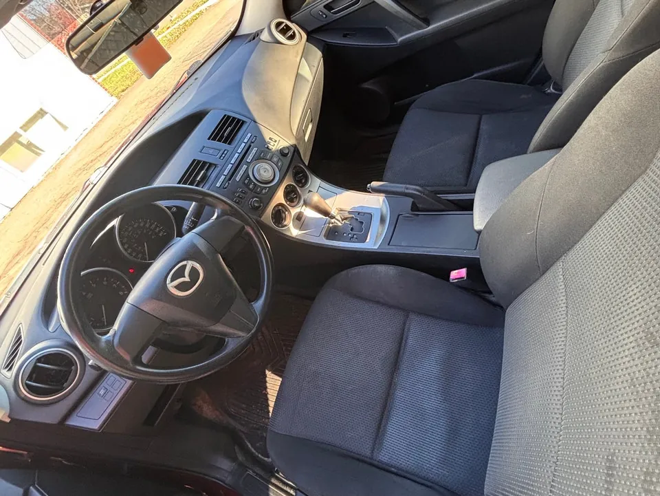 Mazda 3 2011 photo 4