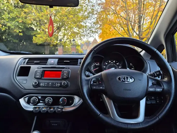 Kia Rio 2013 photo 2