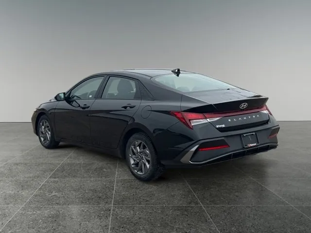 Hyundai Elantra 2024 photo 4