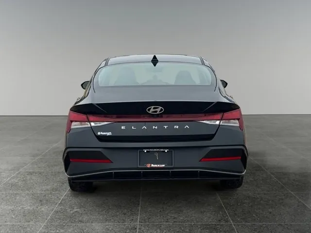 Hyundai Elantra 2024 photo 5
