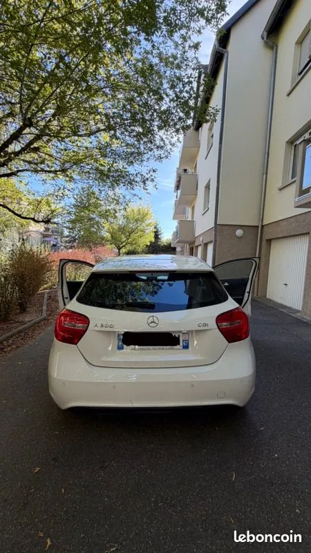 Mercedes-Benz A-Class 2015 photo 2