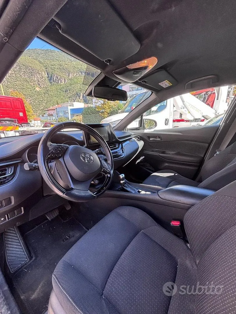 Toyota C-Hr 2018 photo 5