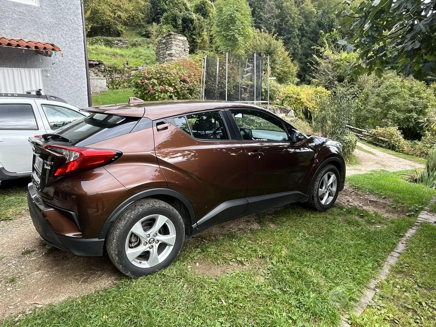 Toyota C-Hr 2018 photo 2