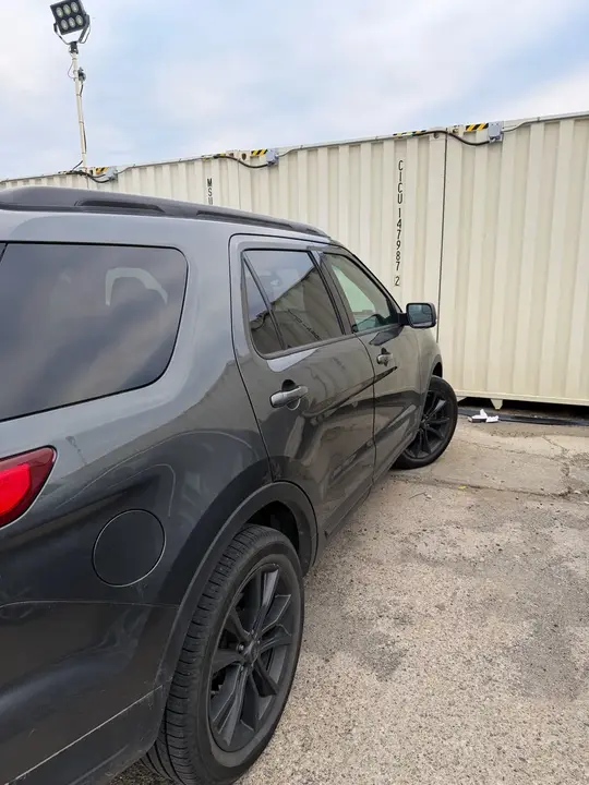 Ford Explorer 2018 photo 3